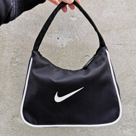 Nike Handbags - Picture 4 of 4